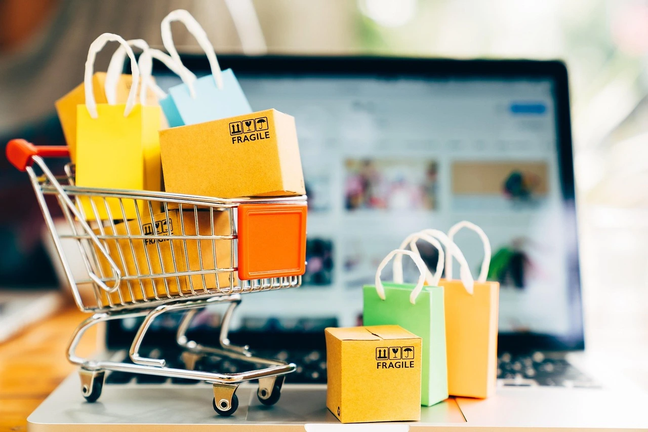 shopping-8584891_1280 shopping online